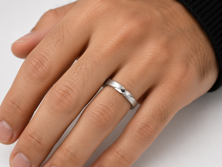 Möbius Ring