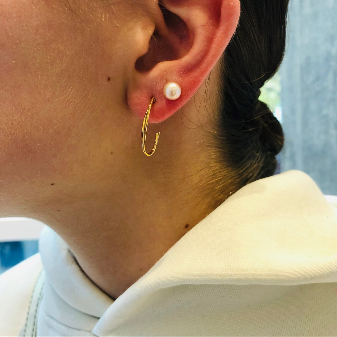 Simple gold earrings