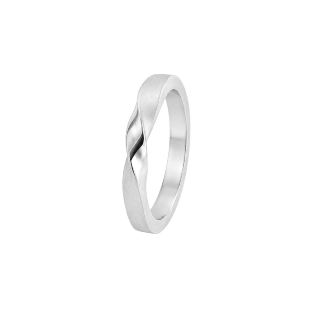 Möbius Ring