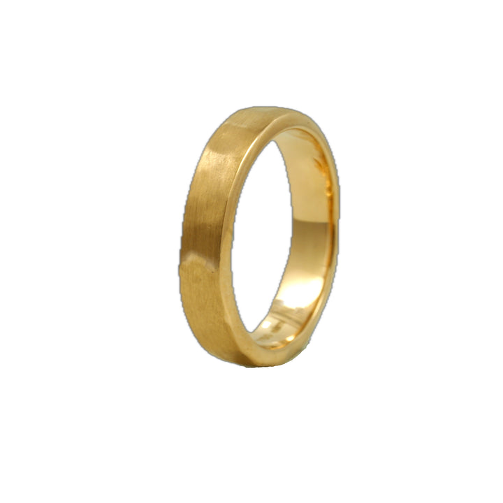 Reto Hammered Gold Ring